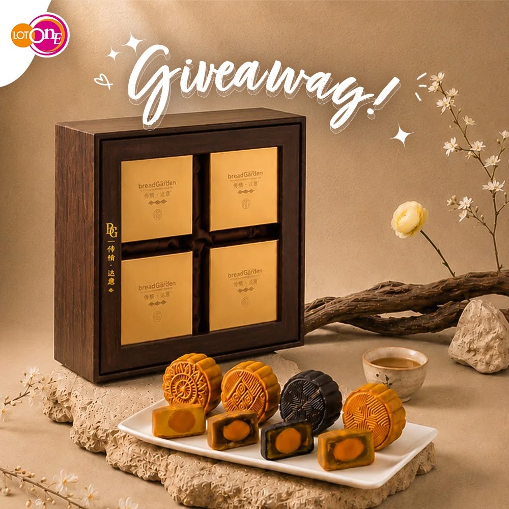 breadGarden mooncake box with four compartments labelled 传情·达意